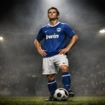 Thomas Buffel in het shirt van KRC Genk, archiefbeeld tijdens een wedstrijd.