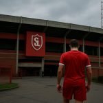 Stadionomgeving van Standard Luik op een neutraal moment, zonder herkenbare gezichten