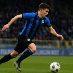 Actiefoto van een Club Brugge-spits in wedstrijdcontext tijdens een aanval