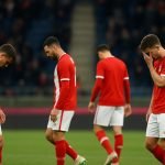 Spelers van Standard balen na het gelijkspel op het veld van Royal Antwerp FC
