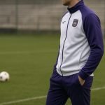 Moussa Diarra van Anderlecht op het trainingsveld, gefotografeerd vanop de rug
