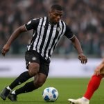 Christian Kabasele van Udinese in actie tijdens een wedstrijd in de Serie A