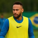 Neymar van Santos reageert teleurgesteld na het nieuws dat hij niet is geselecteerd voor Brazilië.