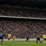 Sfeerbeeld van volle tribunes in Stayen bij STVV in aanloop naar de match tegen Union