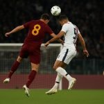 Spelmoment tijdens AS Roma tegen Bologna in de Europa League in het Stadio Olimpico