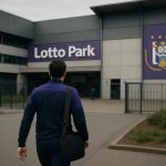 Beeld van het Lotto Park in Brussel, in de context van transfernieuws rond RSC Anderlecht en een jeugdige verdediger.