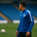 Amario Cozier-Duberry in trainingcontext, met focus op transfergeruchten rond Brighton en interesse uit de Jupiler Pro League.