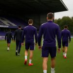 RSC Anderlecht-spelers op training met focus op de groep, zonder herkenbare gezichten