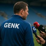 Nicky Hayen coacht KRC Genk tijdens de match tegen Sporting Charleroi in de Europe Play-Offs