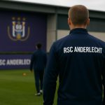 Spelers van RSC Anderlecht op weg naar een training, in de aanloop naar de zomermercato.