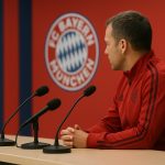 Vincent Kompany tijdens een persmoment na de titel met Bayern München