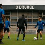 Spelers van Club Brugge op het trainingsveld in aanloop naar een drukke zomermercato