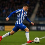 Luca Oyen in actie in het shirt van SC Heerenveen