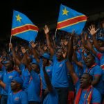 Supporters van DR Congo vieren de WK-kwalificatie in een stadionomgeving