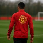 Manchester United op training met focus op een middenveldsituatie, zonder herkenbare gezichten.