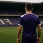 Sébastien Dewaest in trainingscontext met neutrale achtergrond