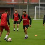 Spelers van Royal Antwerp FC op training in aanloop naar de match tegen Sporting Charleroi
