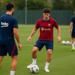 Een neutrale trainingsfoto van FC Barcelona in aanloop naar de derby, met aandacht voor de terugkeer van Frenkie de Jong in de selectie.