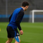 Hans Vanaken van Club Brugge in trainingscontext terwijl hij voorzichtig opbouwt na heupklachten