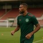 Georginio Wijnaldum in Al Ettifaq-tenue tijdens een training