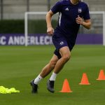 Trainingssituatie bij RSC Anderlecht met focus op revalidatiecontext, zonder herkenbare gezichten