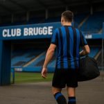 Sfeerbeeld rond Club Brugge in het Jan Breydelstadion met focus op een aanvaller in actie