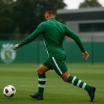Zeno Debast tijdens een trainingsmoment bij Sporting CP