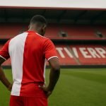 Vincent Janssen van Royal Antwerp FC in een stadioncontext op de Bosuil