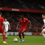 Spelers van Royal Antwerp FC vieren op de Bosuil na de wedstrijd tegen OH Leuven