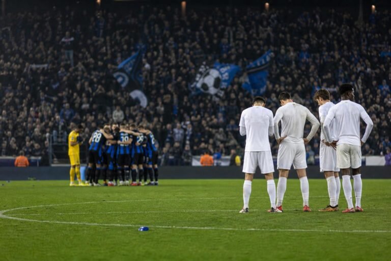 Sfeerbeeld na Club Brugge - KAA Gent met zichtbare ontgoocheling en stadiondruk