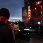 Transfercontext rond Liverpool met een aankomstgevoel en clubomgeving zonder herkenbare gezichten.