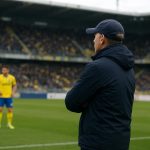 David Hubert langs de zijlijn tijdens STVV tegen Union SG op Stayen