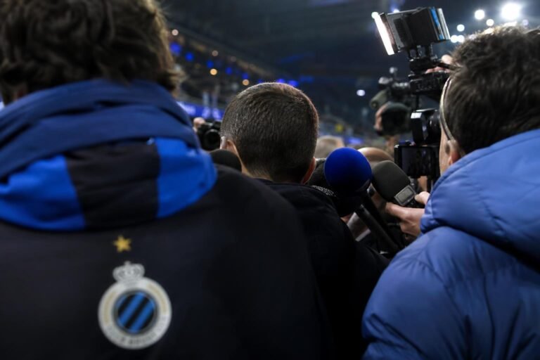 Gespannen perszone rond Club Brugge met transferdruk rond Nicolo Tresoldi.