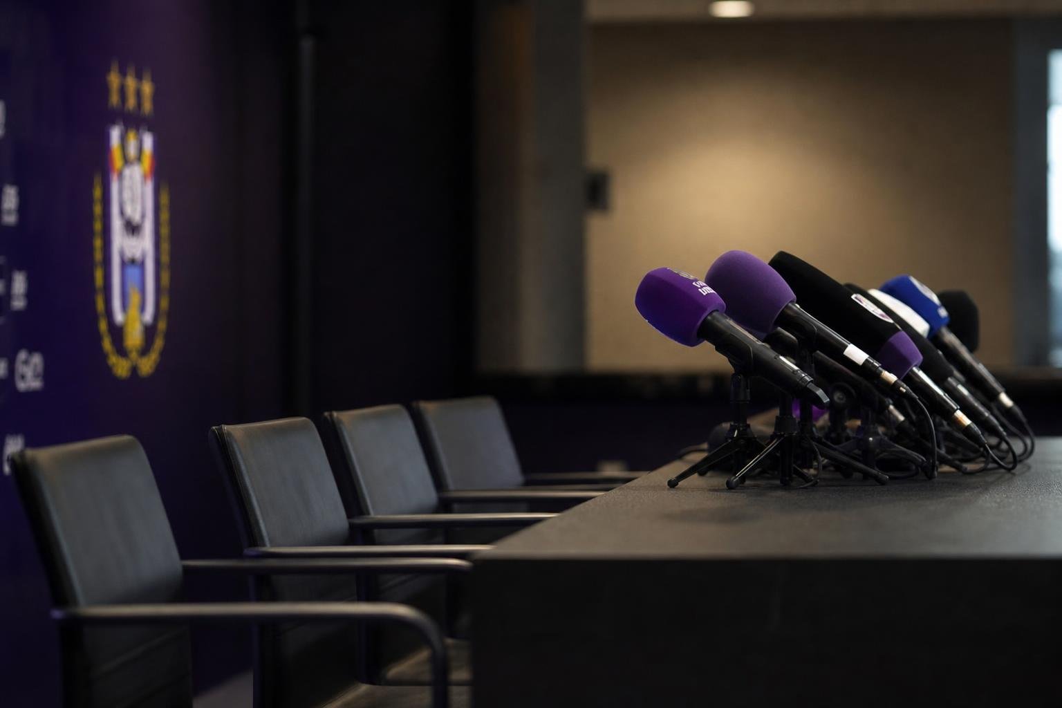 Gespannen sfeer rond Anderlecht na een moeilijk seizoen zonder prijs