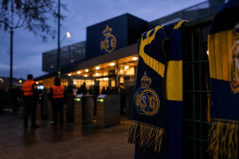 Transfercontext rond Union SG aan een stadion zonder herkenbare gezichten