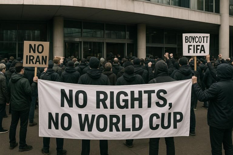 Demonstranten buiten een FIFA-congres met spandoeken over Iran en WK 2026