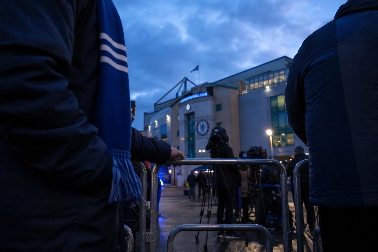 Gespannen transfercontext rond Chelsea en João Pedro bij Stamford Bridge