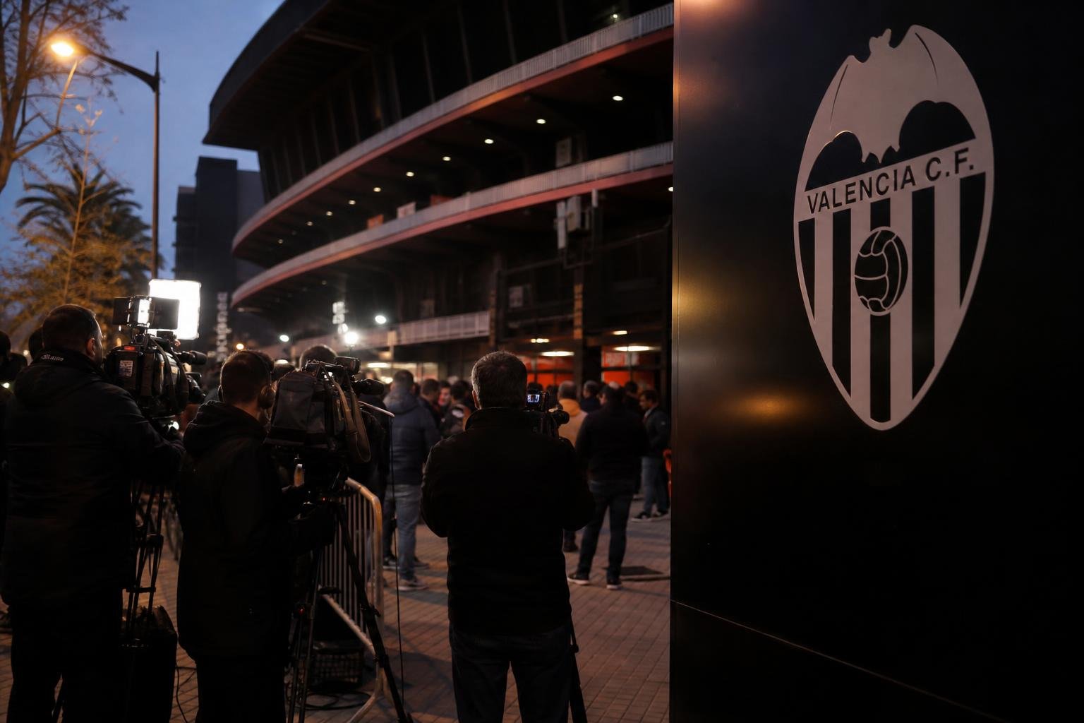 Gespannen voetbalbeeld rond Valencia en de toekomst van Arnaut Danjuma