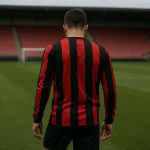 Marcos Senesi in Bournemouth-tenue tijdens een training