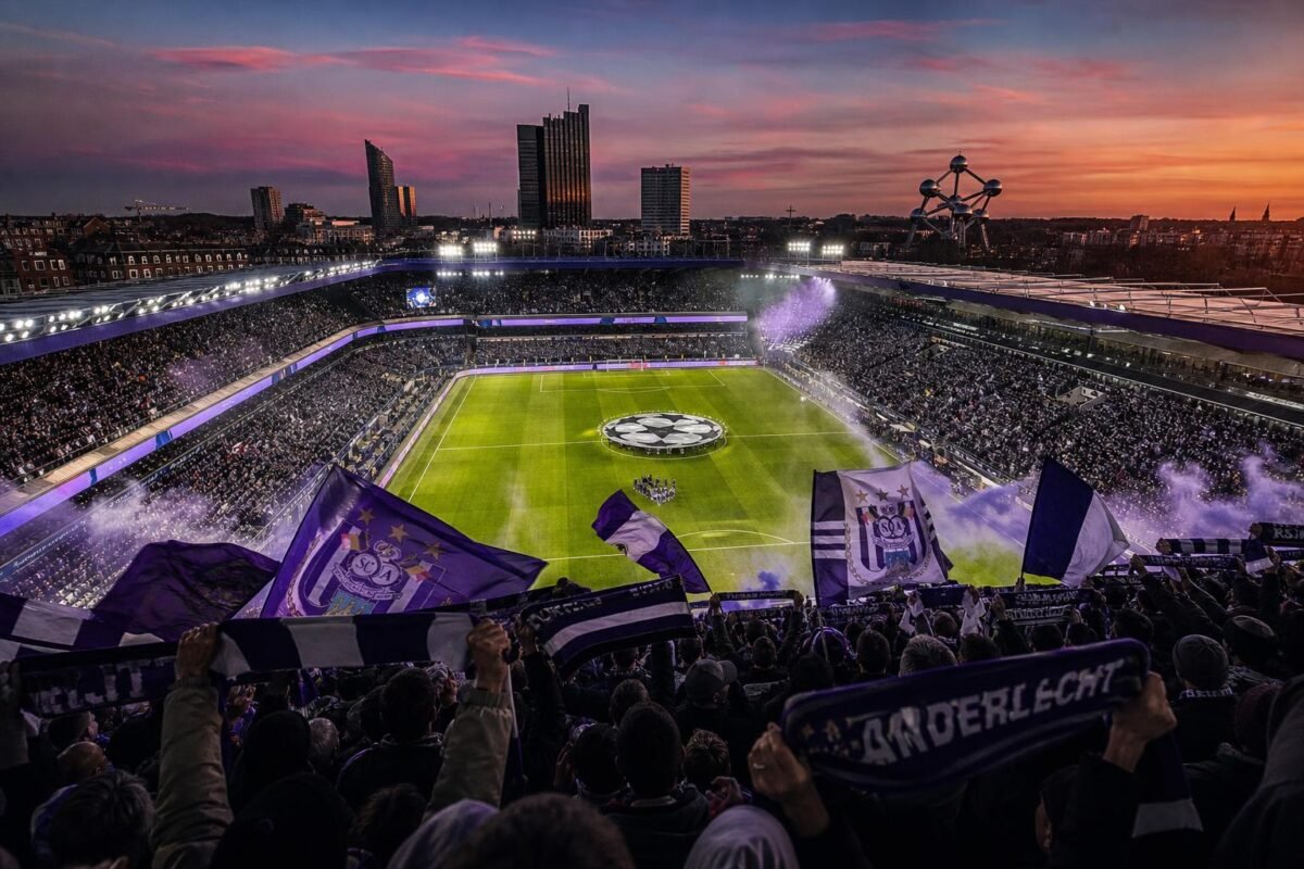 Sfeerbeeld van het stadion van RSC Anderlecht in Brussel