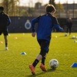 Jonge spelers van Club Brugge tijdens een trainingsmoment bij Club NXT