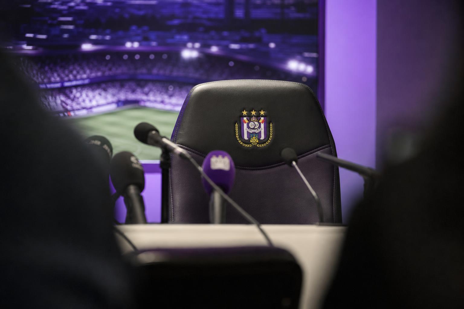 Perscontext rond RSC Anderlecht tijdens de zoektocht naar een nieuwe trainer
