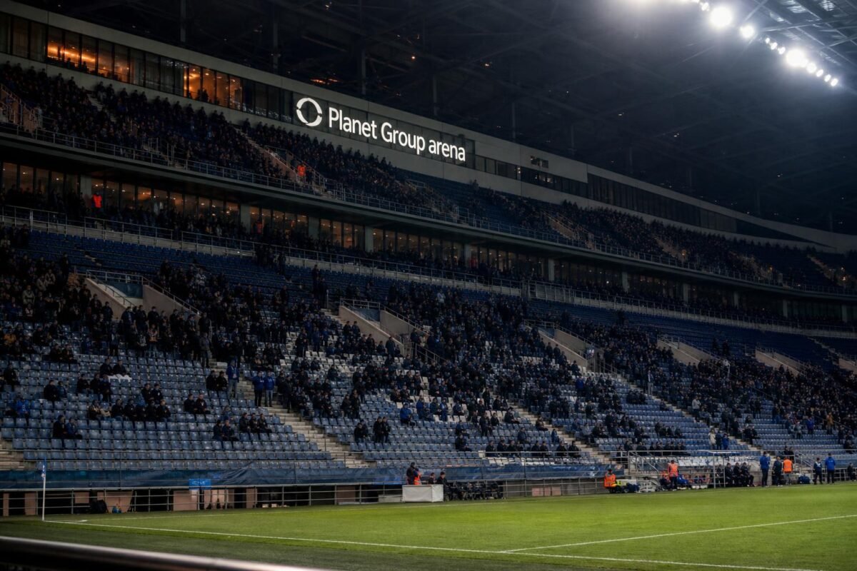 Sfeerbeeld van de tribunes van KAA Gent tijdens een belangrijke play-offwedstrijd