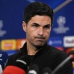 Mikel Arteta reageert gefrustreerd na de Champions League-finale van Arsenal