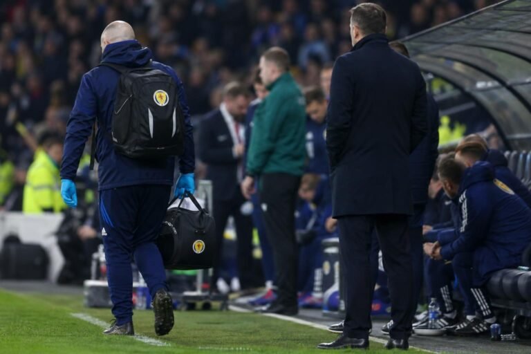 Gespannen Schotse WK-voorbereiding na de blessure van Billy Gilmour