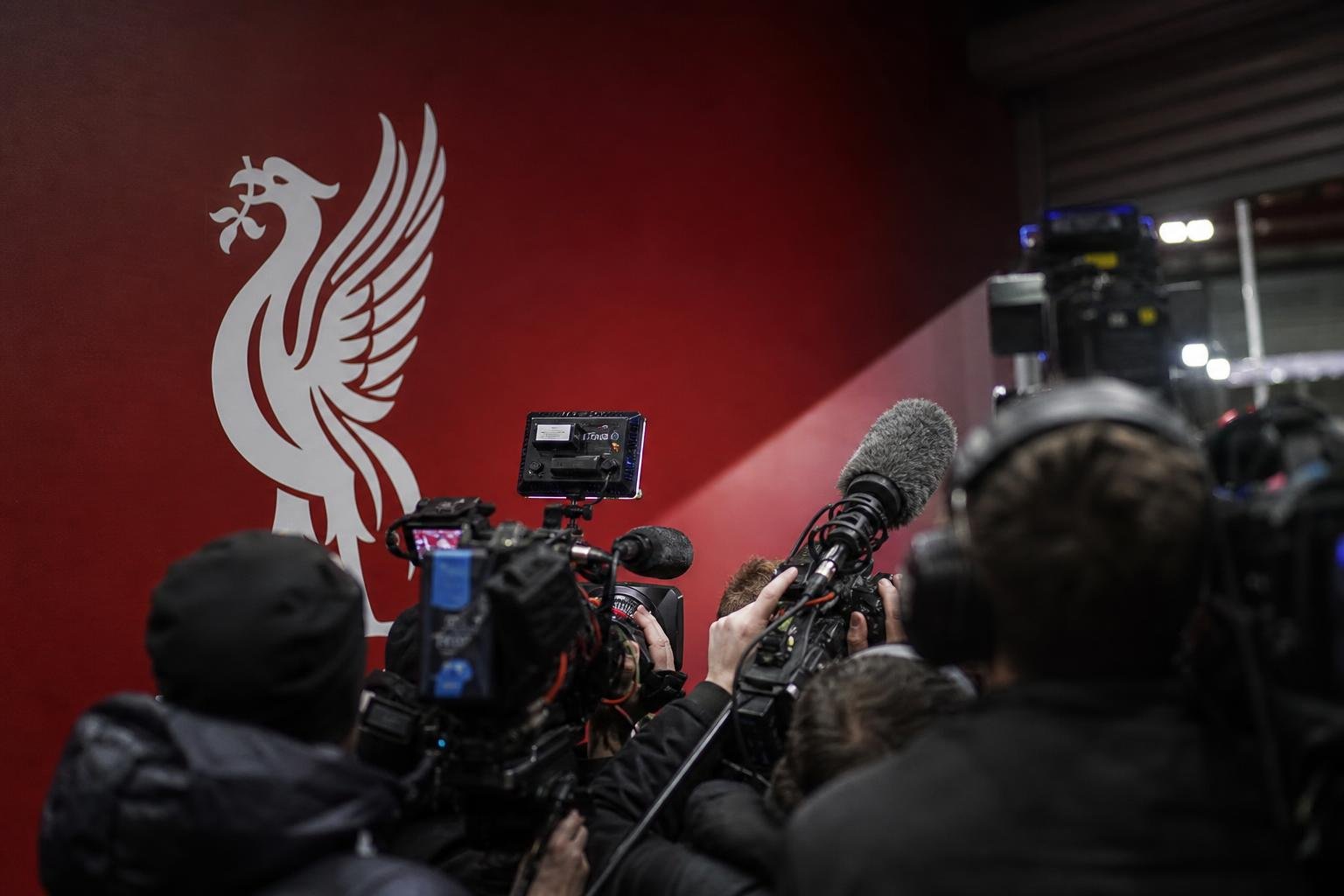 Gespannen persmoment rond Liverpool na het ontslag van Arne Slot
