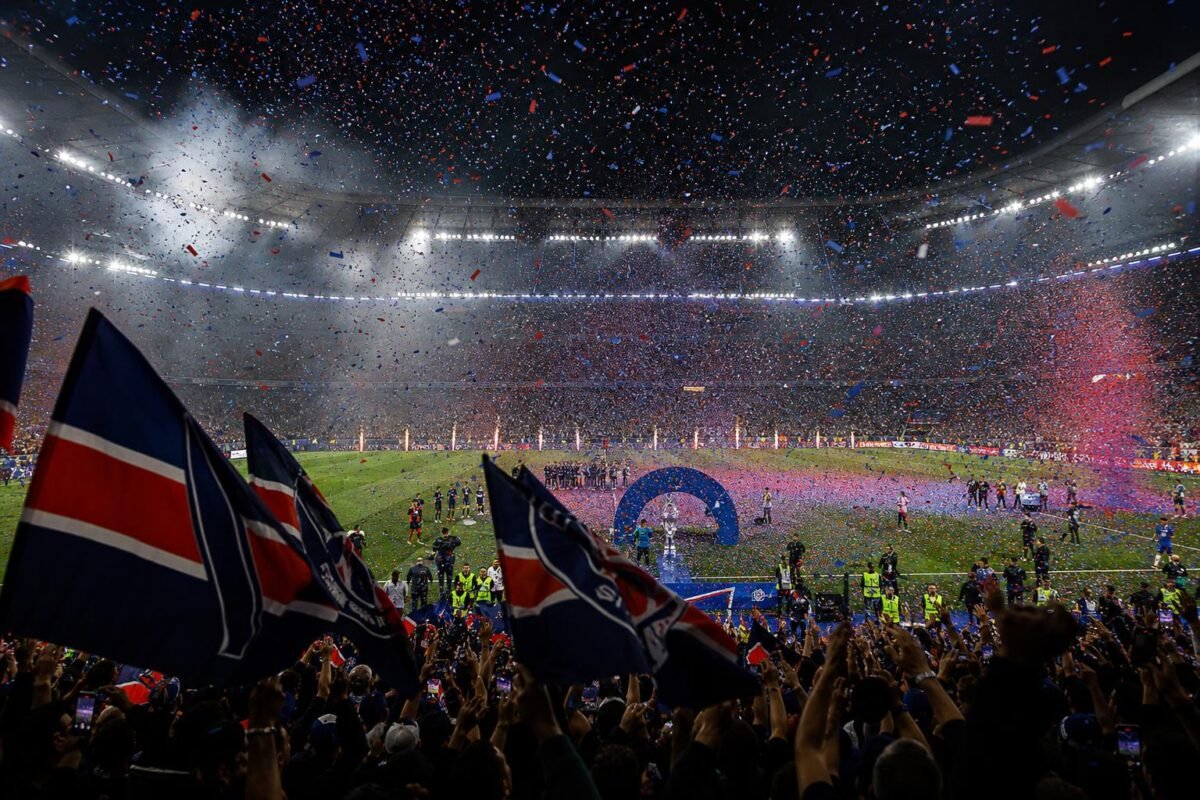 PSG viert een Europese titel in een vol stadion zonder herkenbare spelers