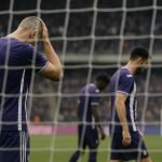 Teleurgestelde Anderlecht-doelman in het stadion na de match tegen Club Brugge