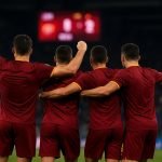 Spelers van AS Roma vieren een doelpunt in de ruime zege tegen Fiorentina in het Stadio Olimpico.