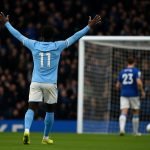 Jérémy Doku viert een doelpunt voor Manchester City na de spectaculaire 3-3 tegen Everton.